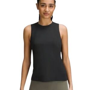 Lululemon train to be tank top shirt black sleeveless mesh crew neck size 4
